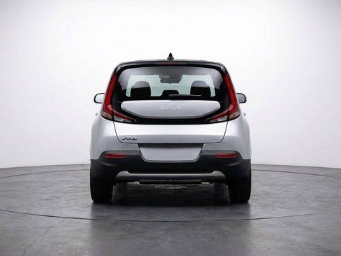 Used 2025 Kia Soul LX w/ LX Technology Package image 7