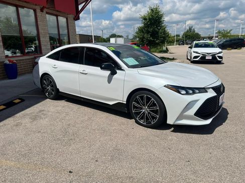 Used 2019 Toyota Avalon XSE w/ All Weather Liner Package FWD image 3