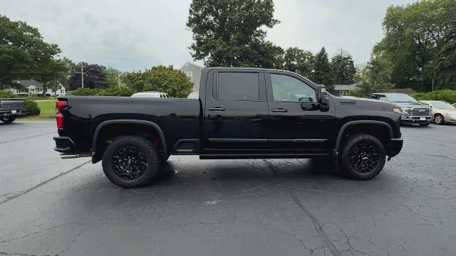 Certified 2024 Chevrolet Silverado 2500 High Country w/ Midnight Edition AWD/4WD image 9
