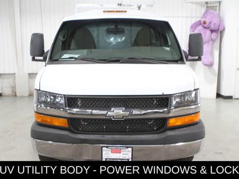Used 2014 Chevrolet Express 3500 RWD image 2