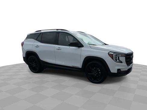 Used 2023 GMC Terrain SLT w/ Elevation Edition FWD image 9