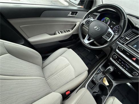 Used 2018 Hyundai Sonata SE image 12