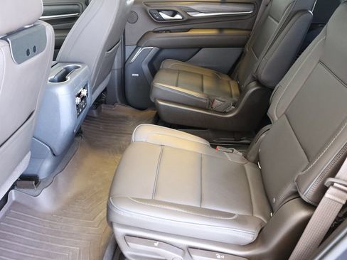 Used 2021 GMC Yukon Denali w/ Denali Ultimate Package AWD/4WD image 32