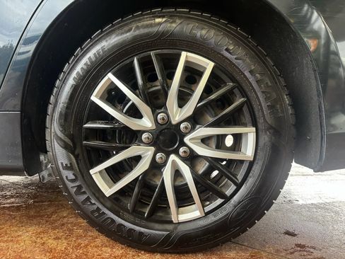 Used 2013 Toyota Camry L image 23