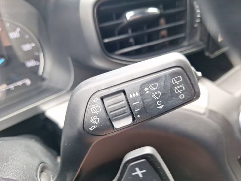 Used 2020 Ford Explorer XLT w/ Comfort Package RWD image 23