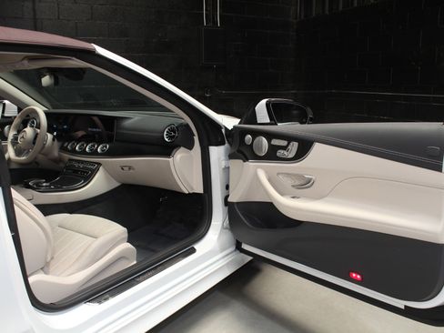 Used 2023 Mercedes-Benz E 450 Cabriolet image 31