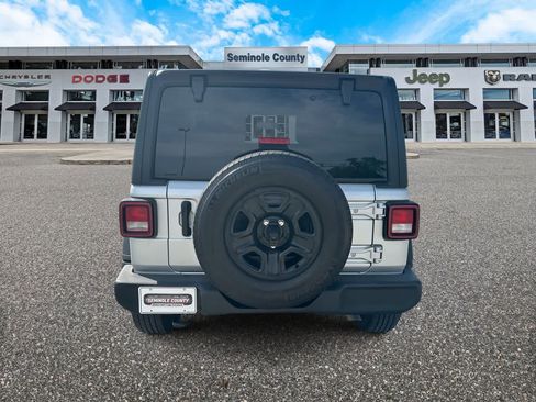 Certified 2023 Jeep Wrangler Sport AWD/4WD image 7