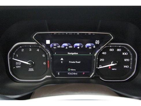 Used 2021 GMC Yukon Denali w/ Denali Premium Package image 14