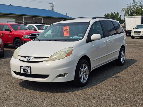 Used 2006 Toyota Sienna XLE w/ XLE Pkg 9 AWD/4WD image 3