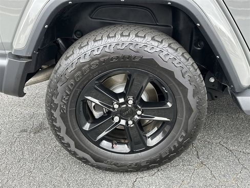 Used 2023 Jeep Wrangler Altitude image 17