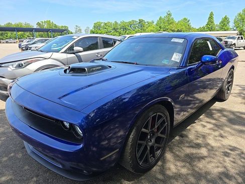 Used 2018 Dodge Challenger R/T RWD image 2