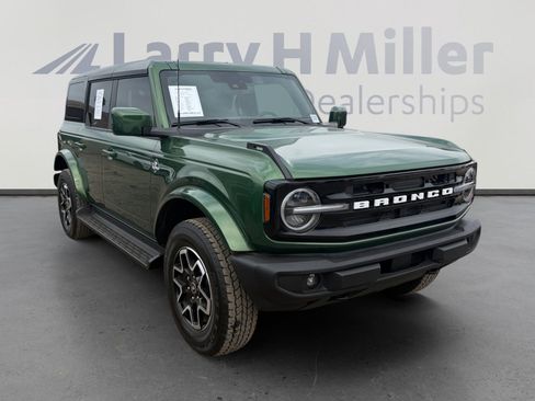 Used 2025 Ford Bronco Outer Banks image 7