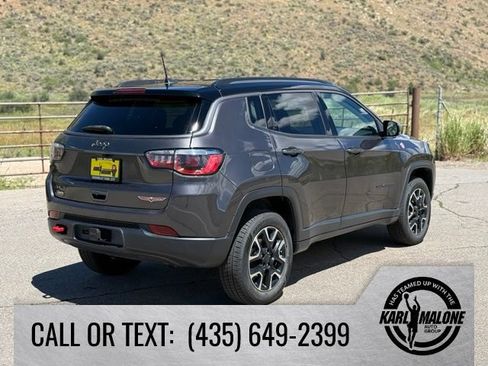 Used 2020 Jeep Compass Trailhawk w/ Cold Weather Group AWD/4WD image 5