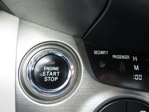 Used 2009 Toyota RAV4 Limited image 23