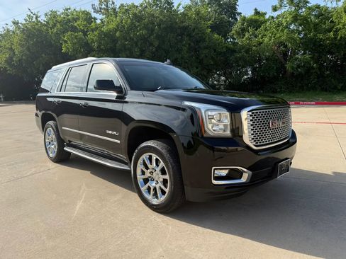 Used 2017 GMC Yukon Denali AWD/4WD image 8