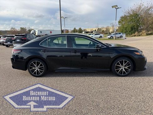 Used 2024 Toyota Camry SE image 2