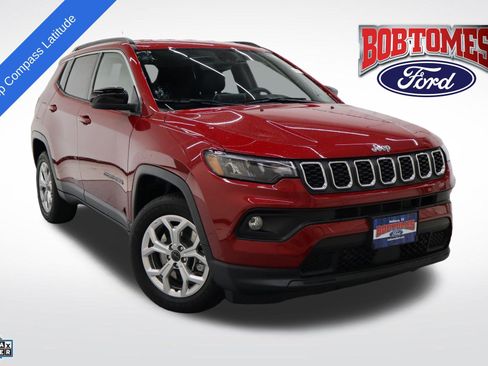 Used 2025 Jeep Compass Latitude image 1