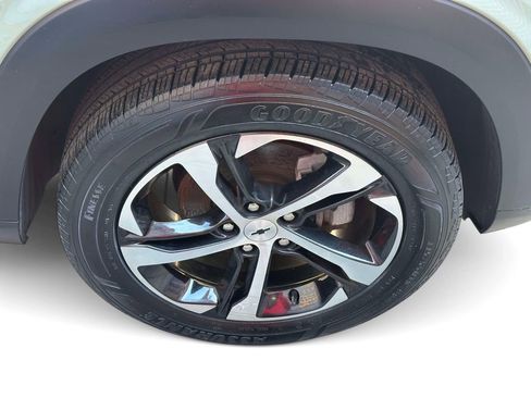 Used 2024 Chevrolet Trax RS w/ Driver Confidence Package FWD image 8