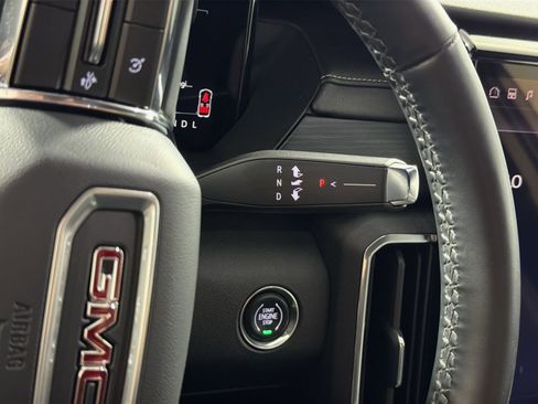 Used 2025 GMC Acadia Elevation image 22