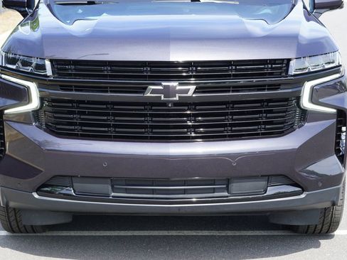Used 2024 Chevrolet Suburban RST w/ Luxury Package AWD/4WD image 9