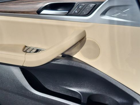 Used 2021 BMW X3 xDrive30i w/ M Sport Package image 9