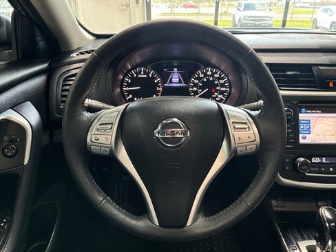 Used 2017 Nissan Altima 2.5 SL w/ 2.5 Technology Package FWD image 16
