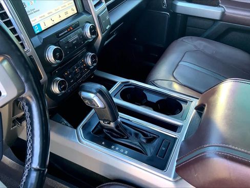 Used 2017 Ford F150 Platinum w/ Equipment Group 701A Luxury AWD/4WD image 17