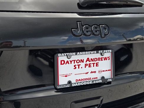 Certified 2021 Jeep Grand Cherokee Limited X RWD image 11