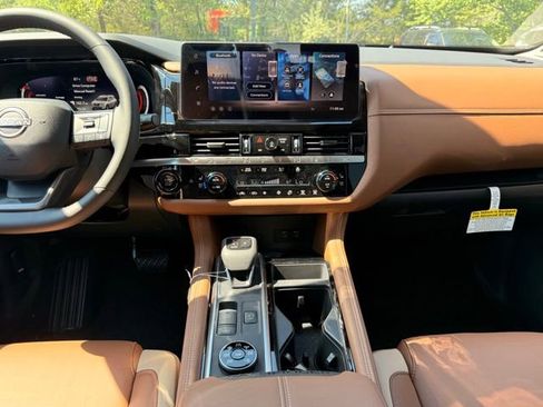 New 2026 Nissan Pathfinder Platinum AWD/4WD image 28