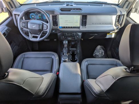 New 2025 Ford Bronco Outer Banks AWD/4WD image 11