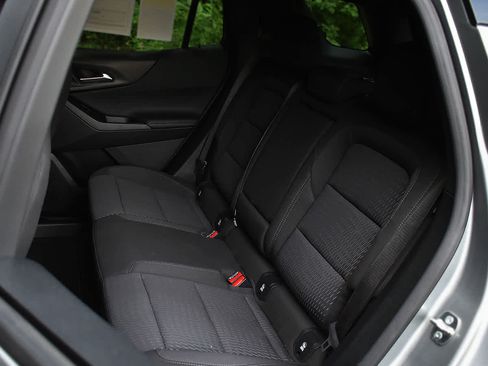 Used 2026 Chevrolet Equinox LT AWD/4WD image 11