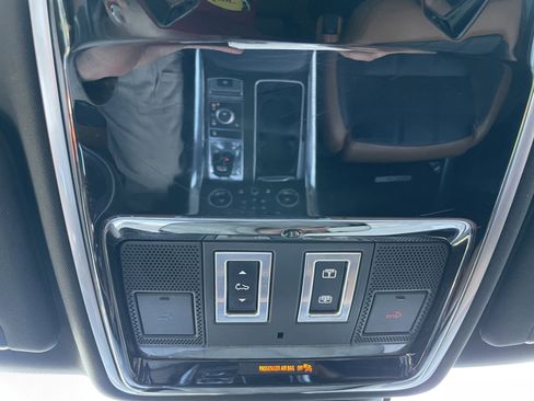 Used 2019 Land Rover Range Rover Sport HSE Dynamic image 23