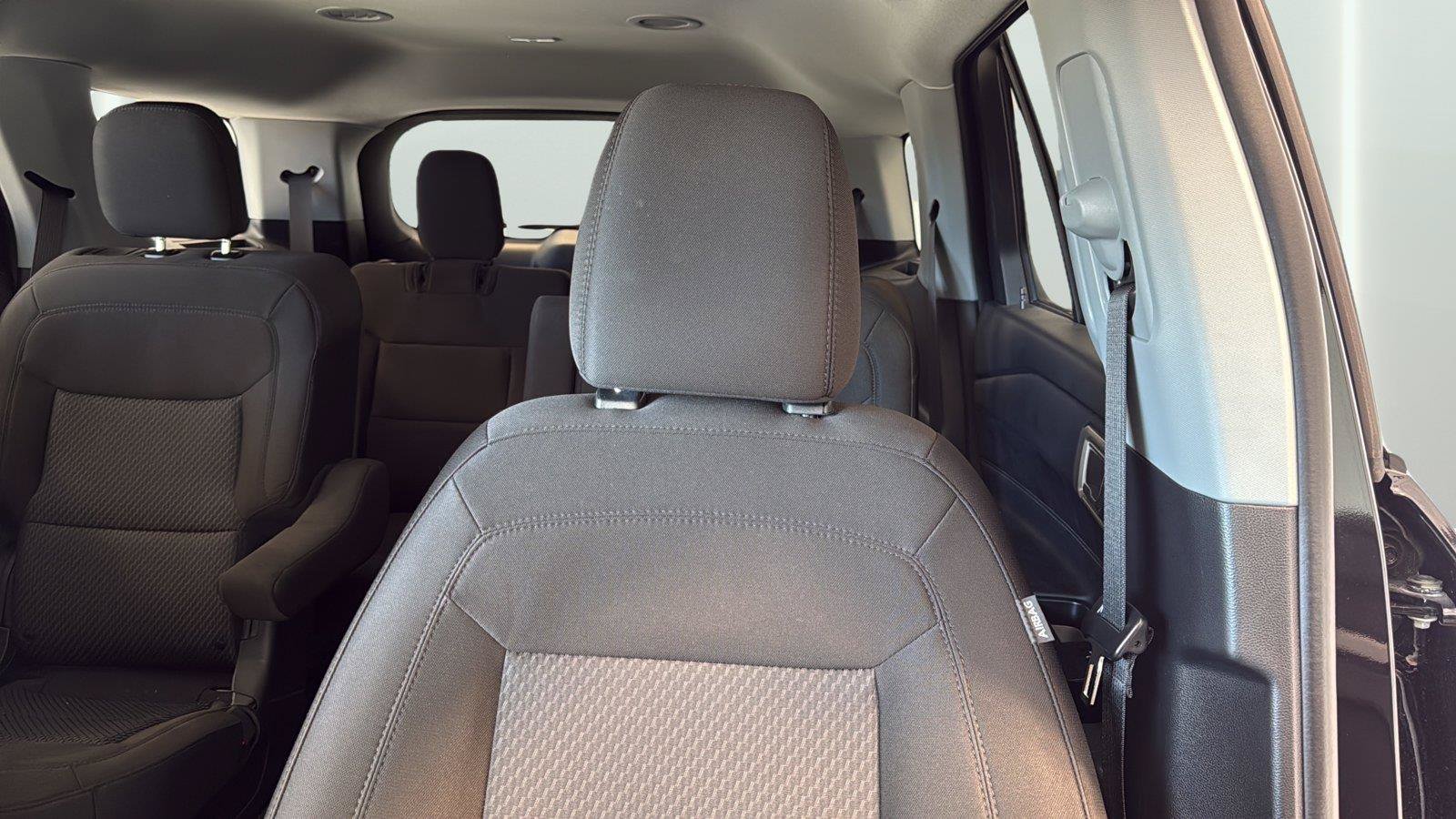 Used 2023 Ford Explorer XLT AWD/4WD image 21