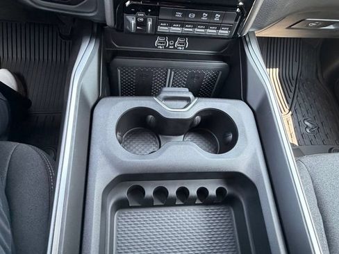 New 2026 RAM 3500 Big Horn AWD/4WD image 24