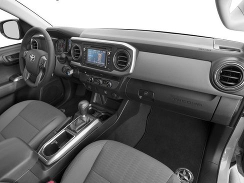 Used 2017 Toyota Tacoma TRD Sport AWD/4WD image 16