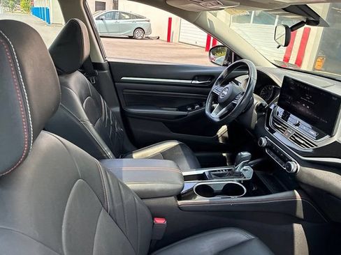 Used 2023 Nissan Altima 2.5 SR w/ SR Premium Package FWD image 22