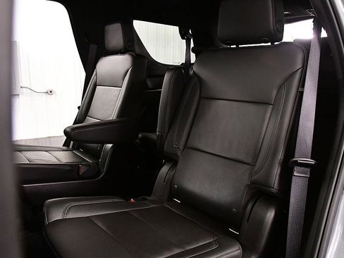 Used 2021 Chevrolet Tahoe Z71 w/ Z71 Signature Package AWD/4WD image 29