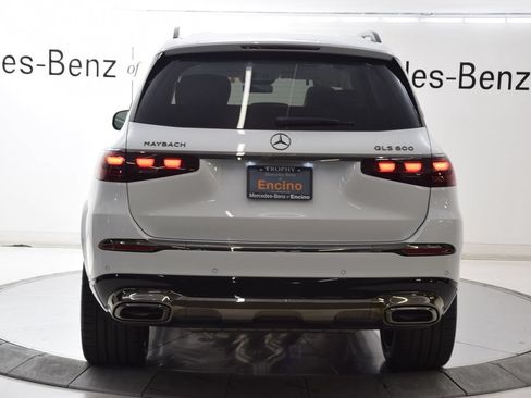 Used 2026 Mercedes-Benz Maybach GLS 600 4MATIC image 5