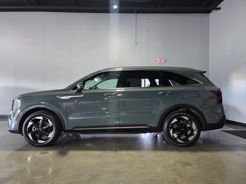 Used 2025 Kia Sorento EX w/ EX Panoramic Sunroof Package AWD/4WD image 7