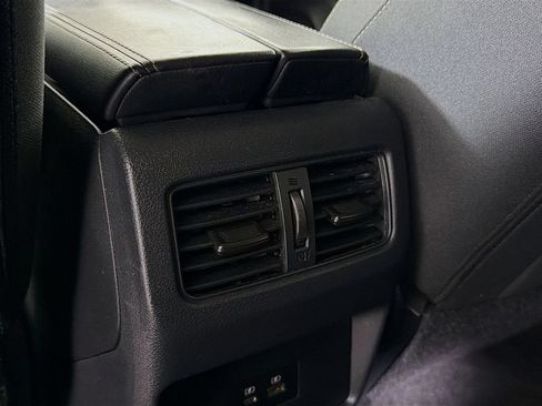 Used 2022 Nissan Rogue SV FWD image 27