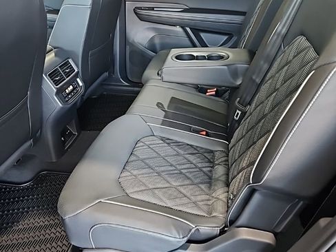 New 2026 Volkswagen Atlas SEL Premium R-Line AWD/4WD image 24