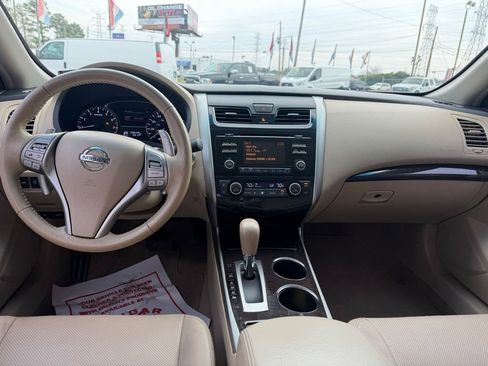 Used 2013 Nissan Altima 3.5 SL image 19