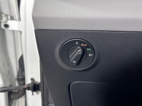 Used 2022 Volkswagen Taos SE image 20