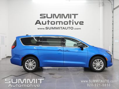 New 2027 Chrysler Pacifica Select