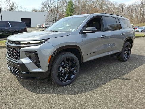 New 2026 Chevrolet Traverse RS w/ LPO, Floor Liner Package image 2