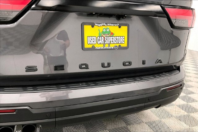 Used 2024 Toyota Sequoia TRD Pro AWD/4WD image 9