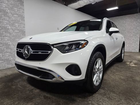Used 2023 Mercedes-Benz GLC 300 4MATIC image 5