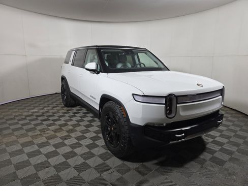 Used 2024 Rivian R1S Adventure AWD/4WD image 7