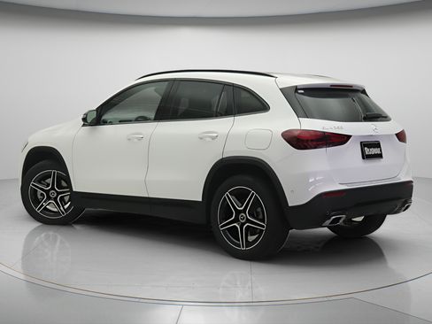 New 2026 Mercedes-Benz GLA 250 image 2