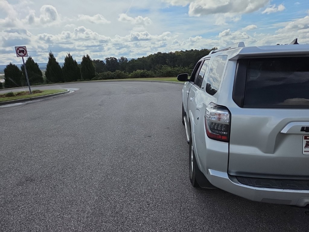 Used 2014 Toyota 4Runner SR5 AWD/4WD image 7